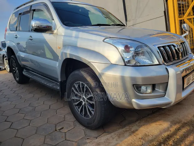 Toyota Land Cruiser Prado 3.0 D-4D 5dr 2007 Silver - 1