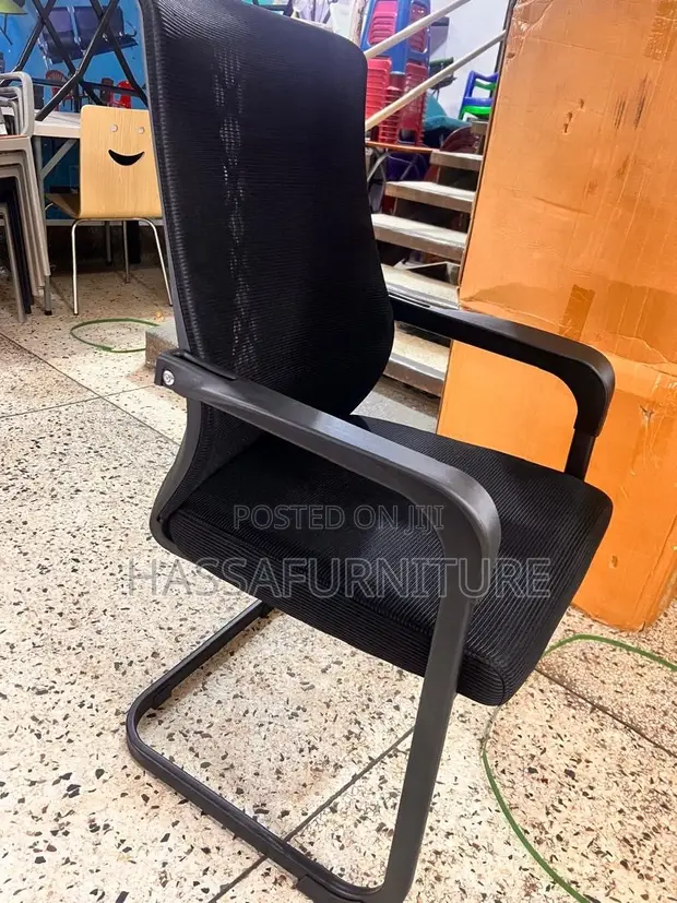 Executive Visitors Chair - Black & White - 1
