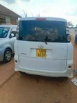 Toyota Sienta 2010 White - 5