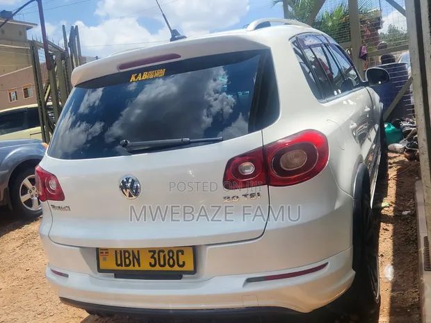 Volkswagen Tiguan 2010 - 1