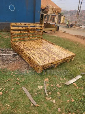 5x6 Pallet Bed with 2 Drawers