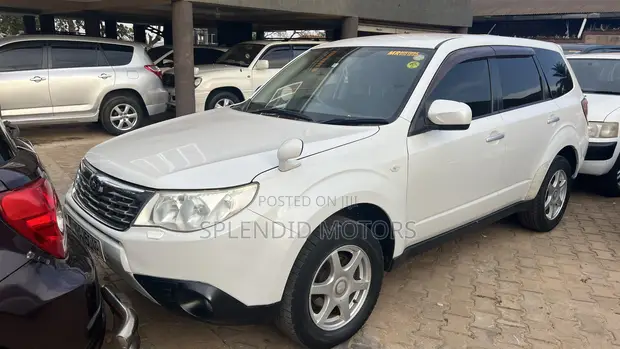Subaru Forester 2010 White - 1