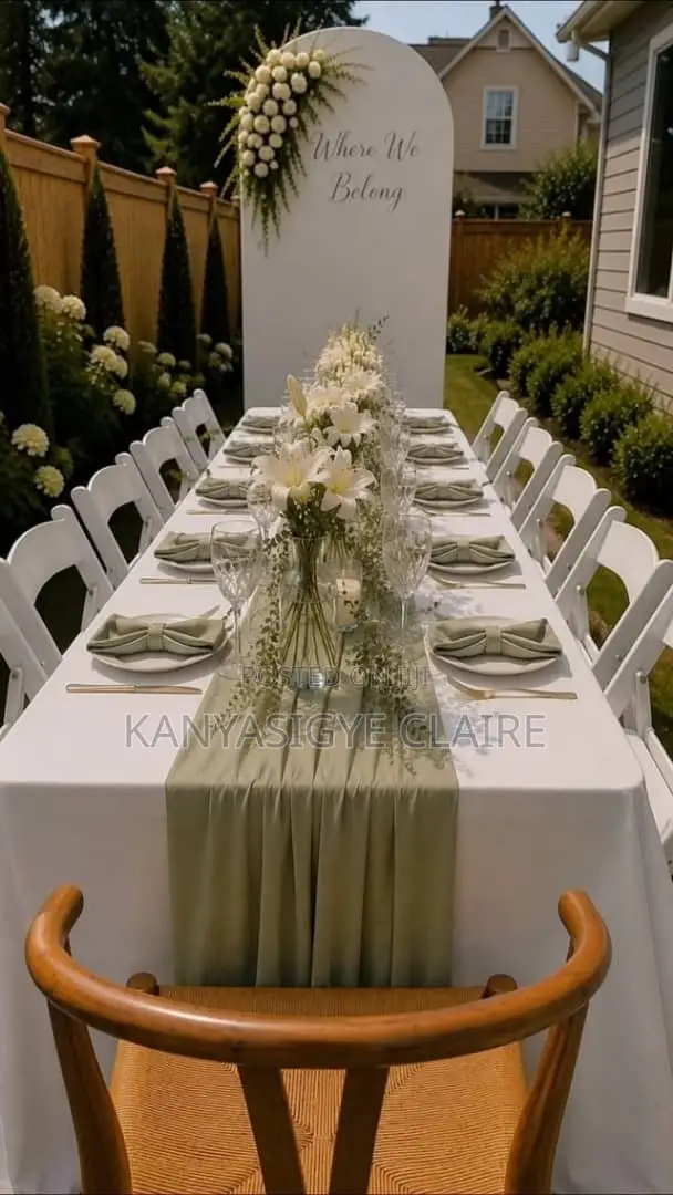 Claire's Family Reunion Decorations - 1