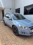 Volkswagen Tiguan SE 2010 Gray - 3