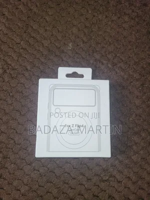 Samsung Z Flip 4 Clear Case with MagSafe
