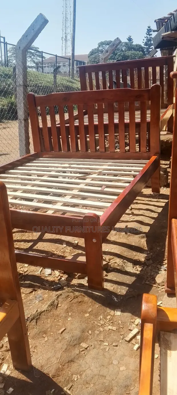 High Quality 5x6 Wooden Bed - 1