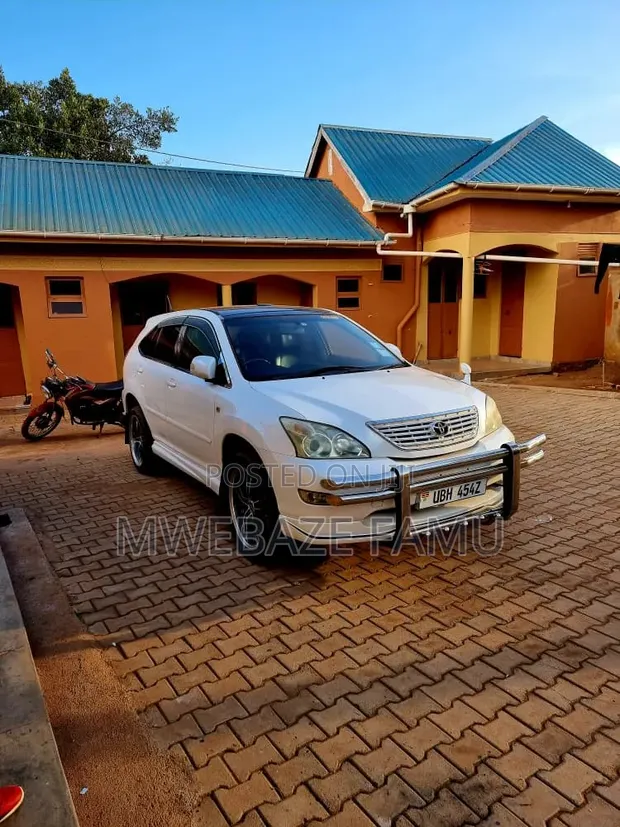 Toyota Harrier 2008 White - 1