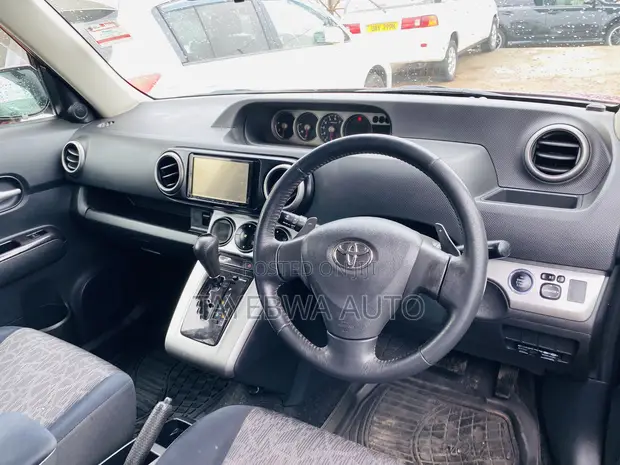 Toyota Corolla Rumion 2012 - 1