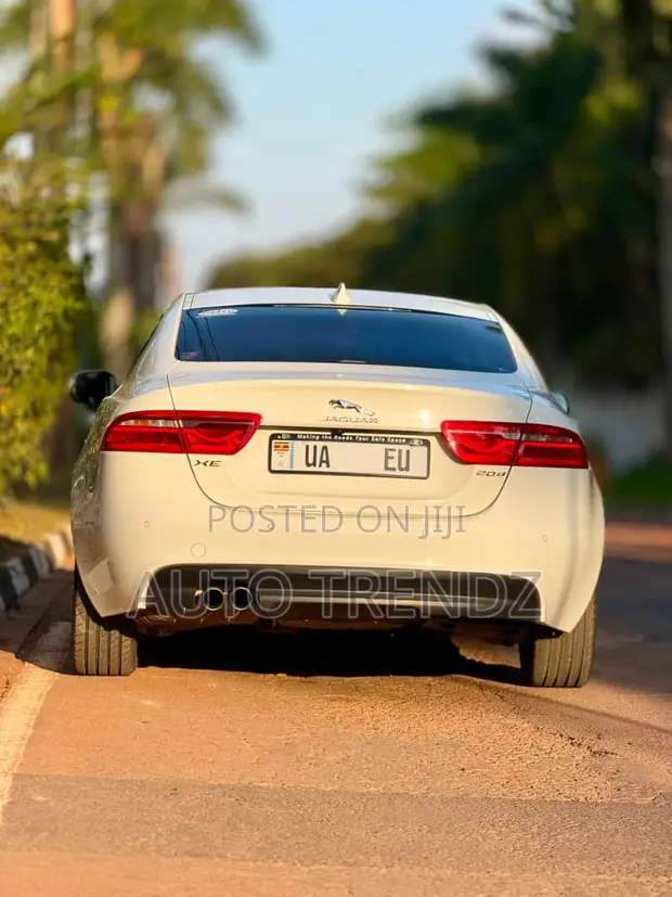 Jaguar XE 20d R-Sport AWD 2017 White - 1