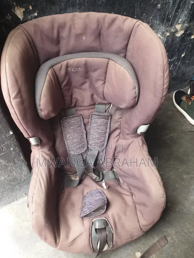 Maxi-Cosi Axiss Baby Car Seat - 1