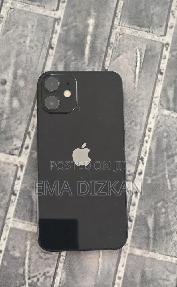 Apple iPhone 12 128GB Black - 1