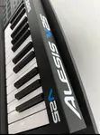 Alesis V25 MIDI Keyboard - 1