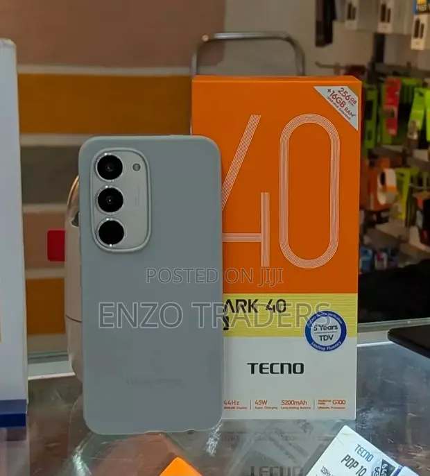 New Tecno Spark 40 Pro 256GB Silver - 1