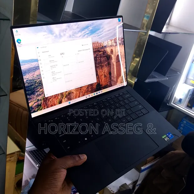 Dell Precision 5560 Laptop - Intel Core i7, 16GB RAM, 512GB SSD - 1