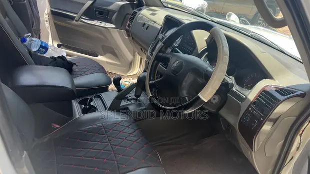 Mitsubishi Pajero 2002 White - 1