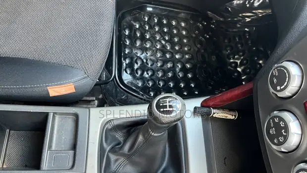 Subaru Forester 2011 Silver - 1