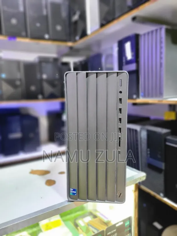 HP Envy Desktop Computer - Intel Core i7, 8GB RAM, 512GB SSD - 1