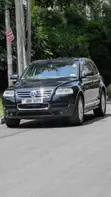 Volkswagen Touareg 2011 Black - 3