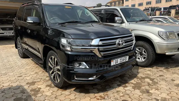 Toyota Land Cruiser 2017 Black - 1