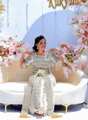 Claire's Introduction Decor