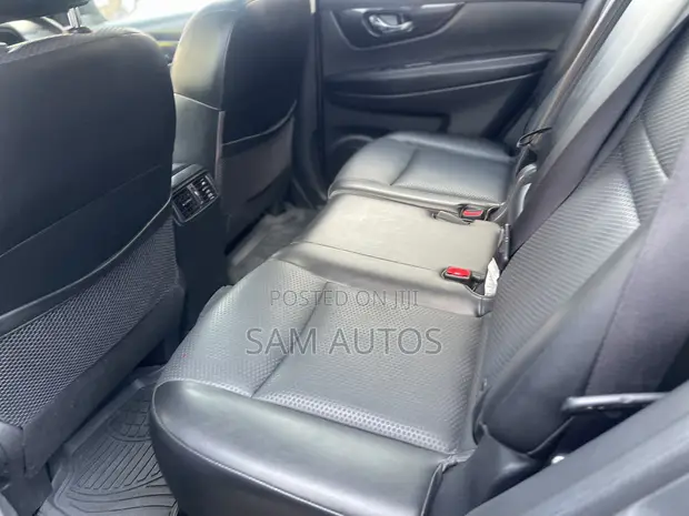 Nissan X-Trail 2018 Gray - 1