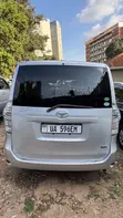 Toyota Noah 2012 Silver - 5