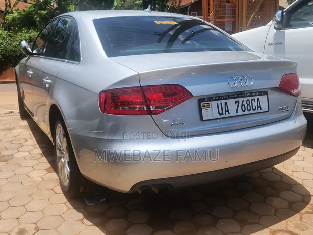 Audi A4 2010 Silver - 1