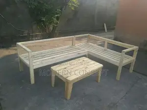 Simple Pallet Chairs