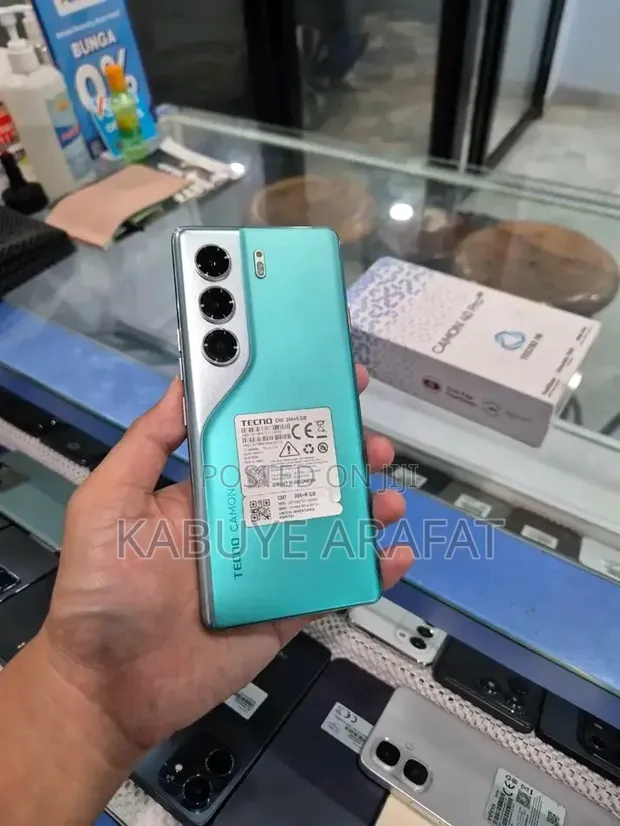 New Tecno Camon 40 Pro 5G 256GB Green - 1