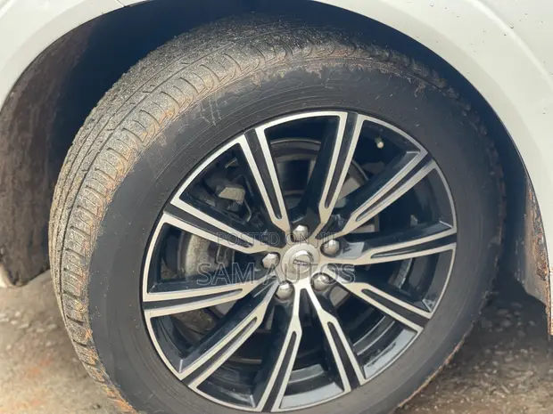 Volvo XC60 2017 White - 1