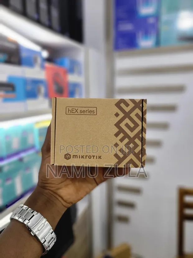 MikroTik hEX Series Router (RB750Gr3) - 1