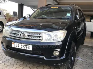 Toyota Fortuner 2011 Black