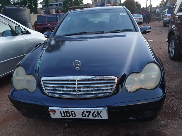 Mercedes-Benz C180 2004 Black - 1