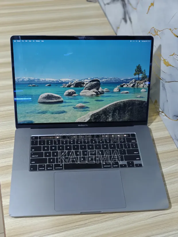 Apple MacBook Pro 16" Intel Core i7 16GB RAM 512GB SSD - 1