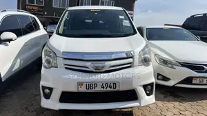 Toyota Noah SI 2011 White