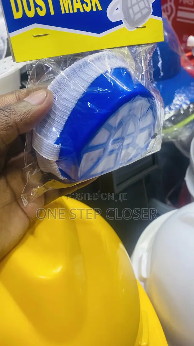 Dust Face/Nose Mask with Breathing Valves - 1