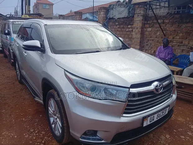 Toyota Kluger 2014 Silver - 1