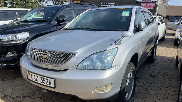 Toyota Harrier 2004 Silver - 1