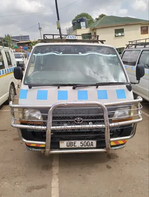 Toyota HiAce 2003