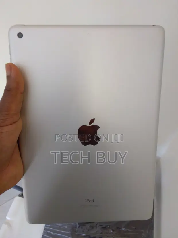 Apple iPad 10.2 (2021) 64GB Gray - 1
