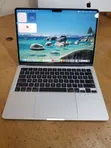 Apple MacBook Air 2022 M2 - 8GB RAM, 256GB SSD - 3