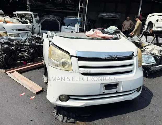 Toyota Noah 2007/10 Half Cut - 1