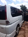 Nissan Serena 2010 White - 3