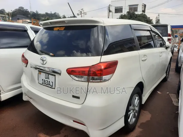 Toyota Wish 2012 White - 1