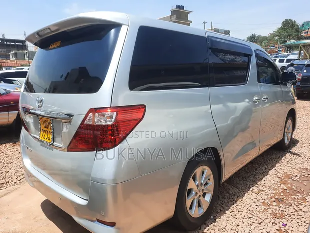 Toyota Alphard 2007 Silver - 1