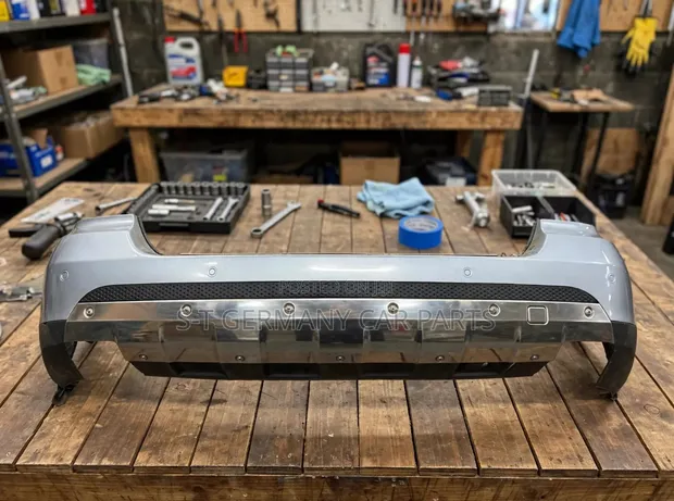 Mercedes-Benz ML 350 W165 Rear Bumper (2005) - 1