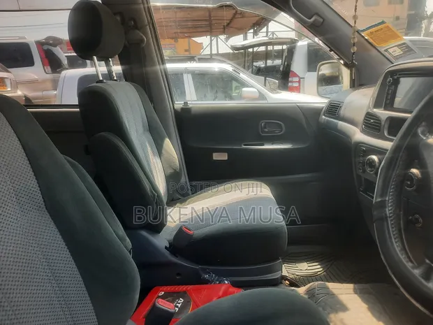 Toyota Noah 2001 White - 1