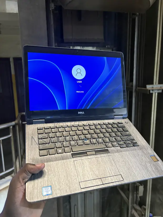 Dell Latitude E7470 Laptop - Core i7, 8GB RAM, 256GB SSD, Touchscreen - 1