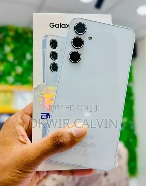 New Samsung Galaxy A55 256GB White - 1