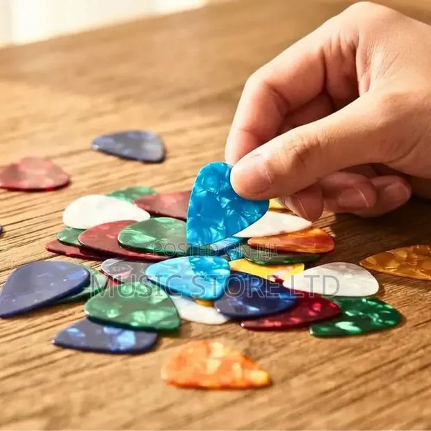 Sharkfin Guitar Plectrum - 1